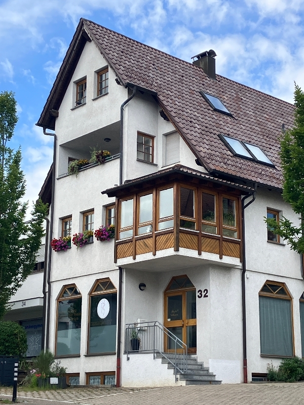 Wohn- und Geschäftshaus